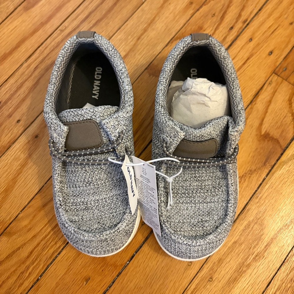 Old Navy Slip-On Deck Shoes for Toddler Boys - Gray - BRAND NEW - Toddler Sz. 10